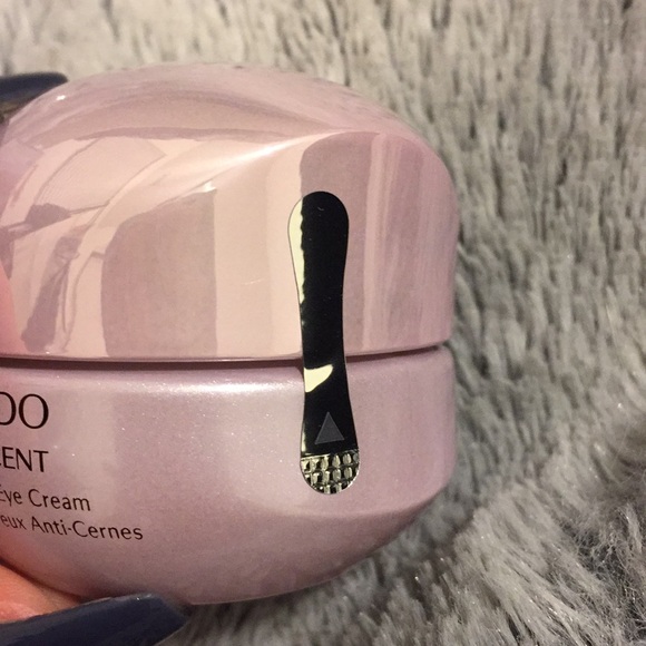 SHISEIDO EYE CREAM - Picture 2 of 3